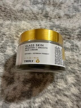 TRULY Glass Skin Brighten + Smooth Face Cream — Sealed